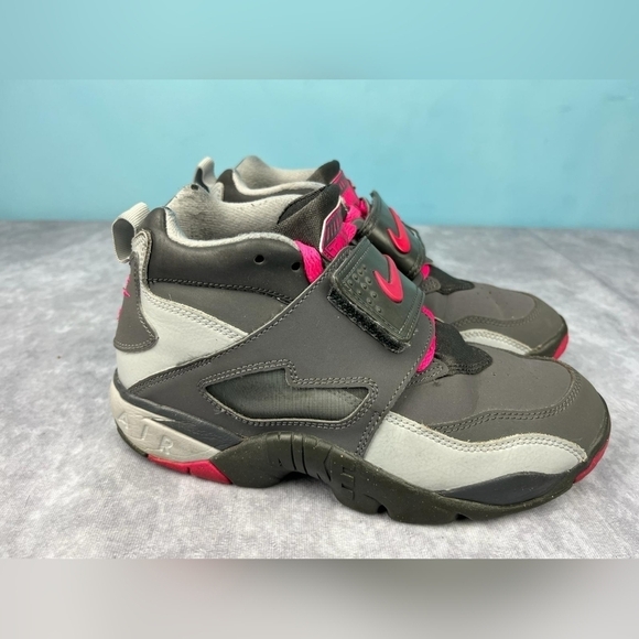 Nike Air‎ Diamond Turf 2 Pink Grey Shoes  Size 5Y Youth - Picture 3 of 13